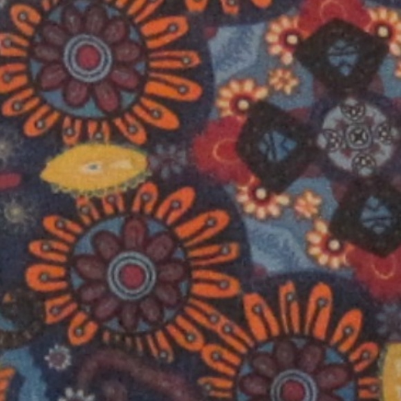 LuLaRoe Tall & Curvy Leggings - Brand New! - Picture 2 of 2